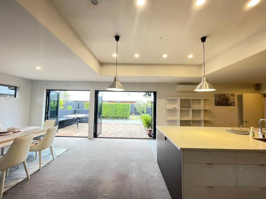 Spacious 4 Bed Family Home Christchurch Ngoại thất bức ảnh