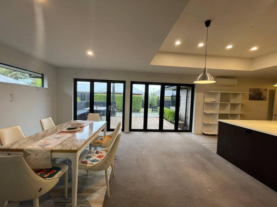 Spacious 4 Bed Family Home Christchurch Ngoại thất bức ảnh