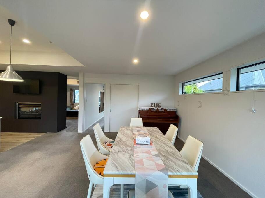 Spacious 4 Bed Family Home Christchurch Ngoại thất bức ảnh