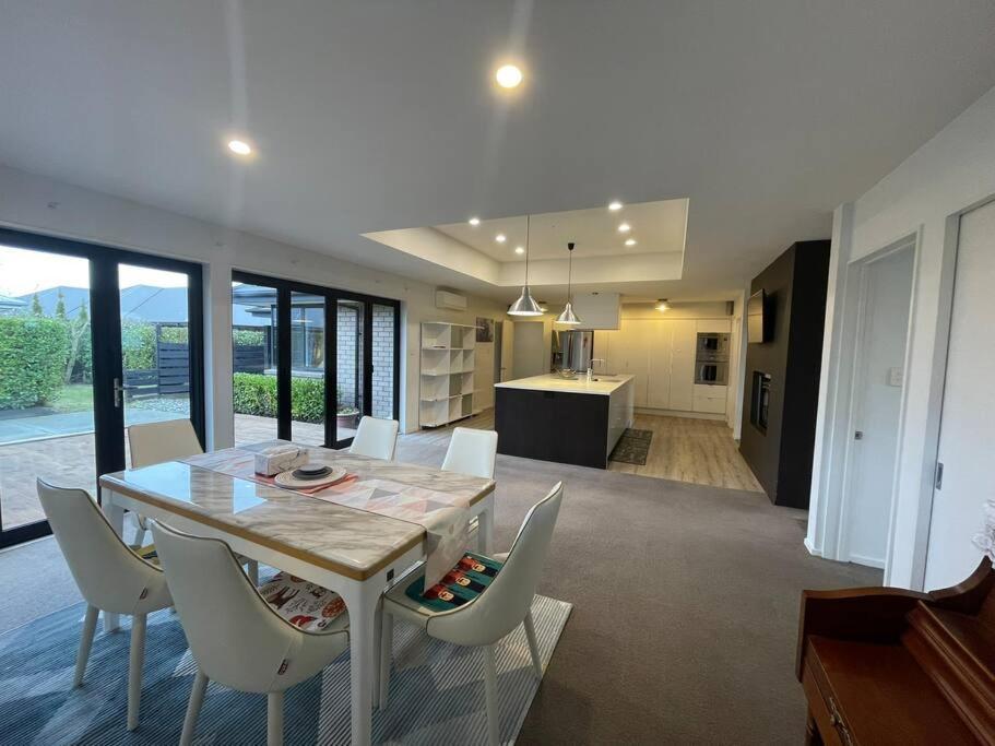 Spacious 4 Bed Family Home Christchurch Ngoại thất bức ảnh
